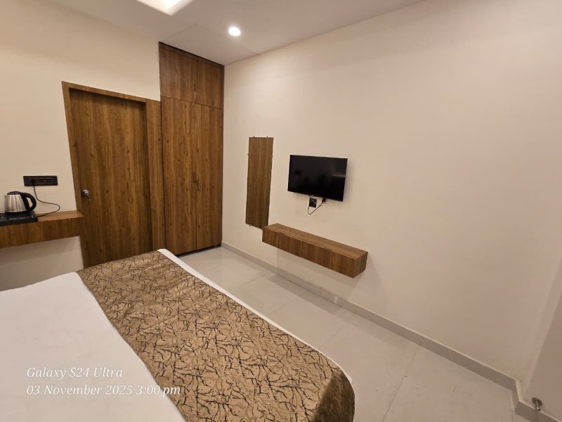 WhatsApp Image 2025-11-03 at 16.33.54_088f7628